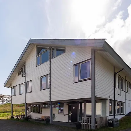 Basecamp - & Hostel