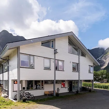 Basecamp - & Hostel